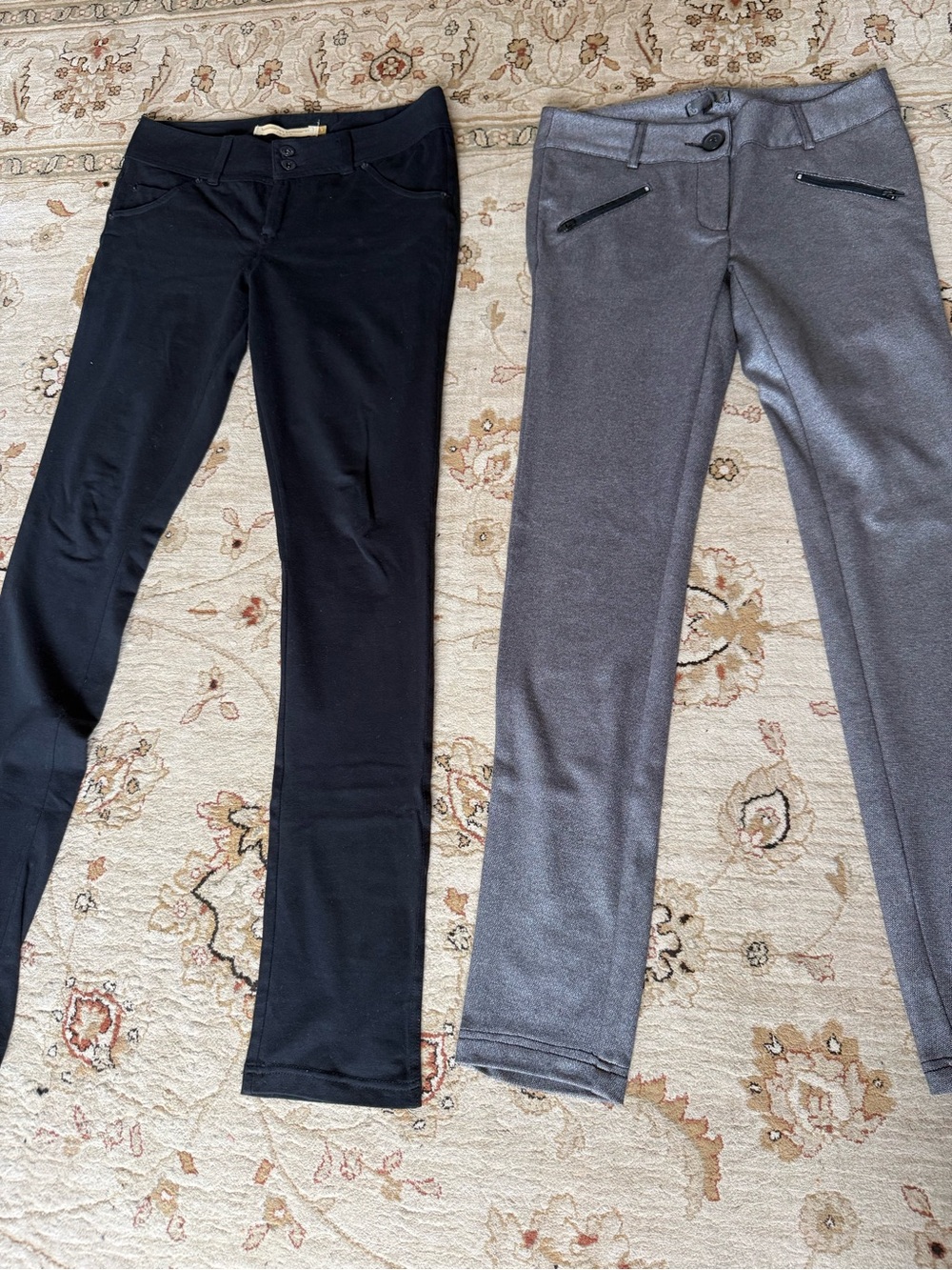 Teen’s women’s Pants - juniors size 7 medium Black and Gray